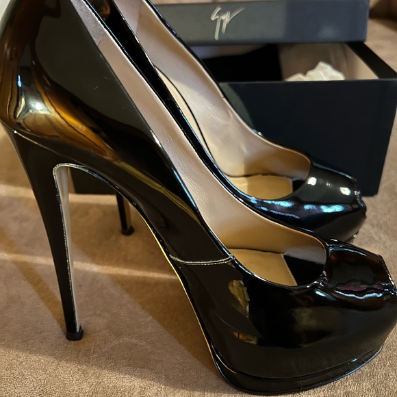 NEW Giuseppe Zanotti Super Sharon Peep Toe Pumps, size 39 - Picture 5 of 12